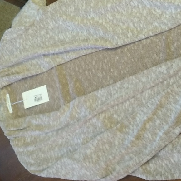 Present and Love women's sweater - Picture 2 of 10